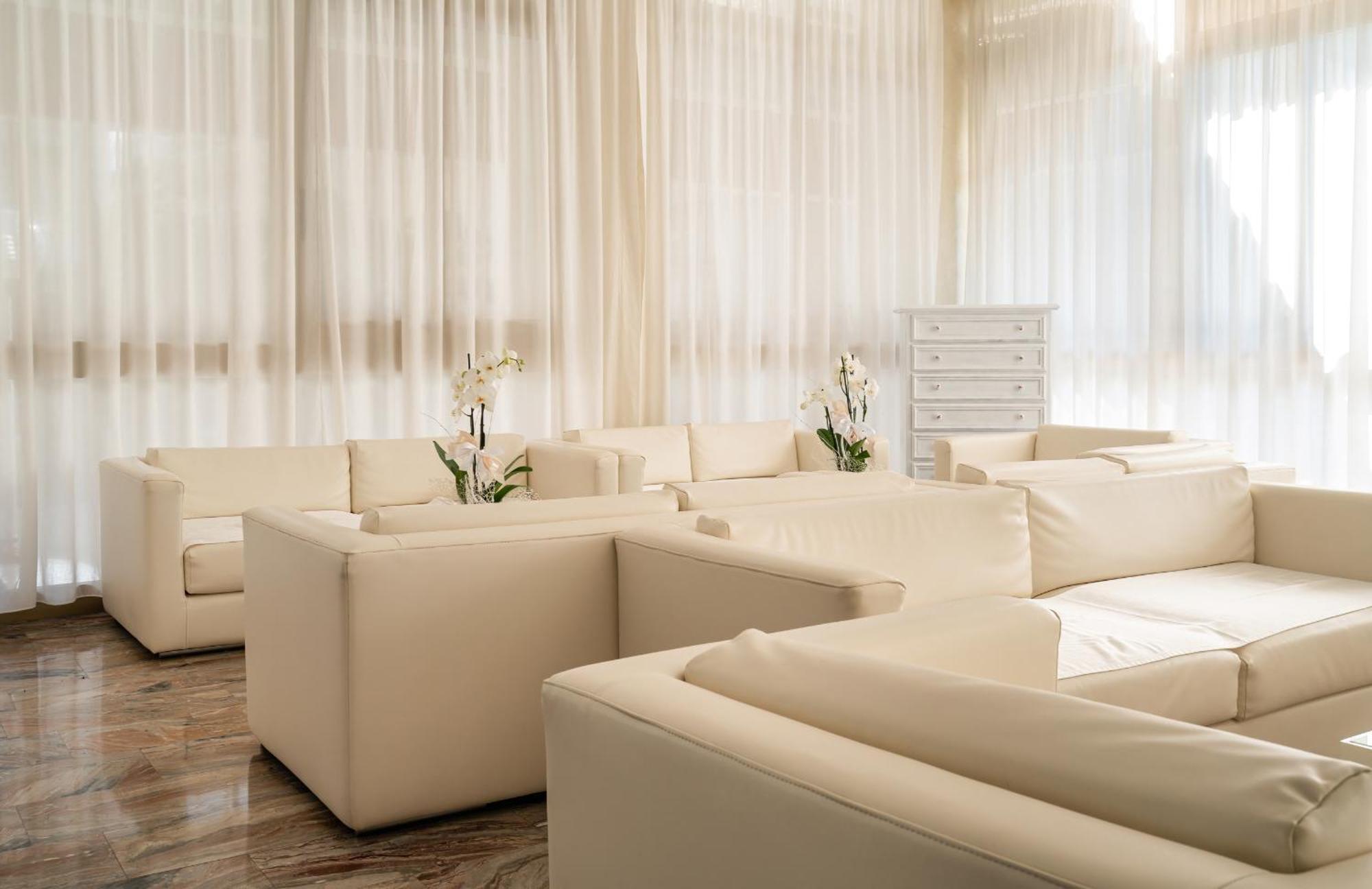 Hotel Universal Cattolica Exterior photo