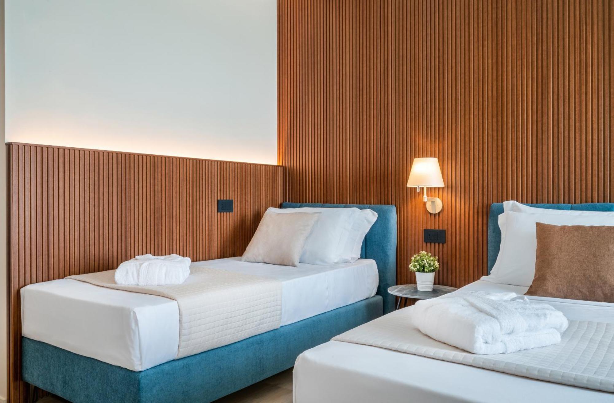 Hotel Universal Cattolica Exterior photo